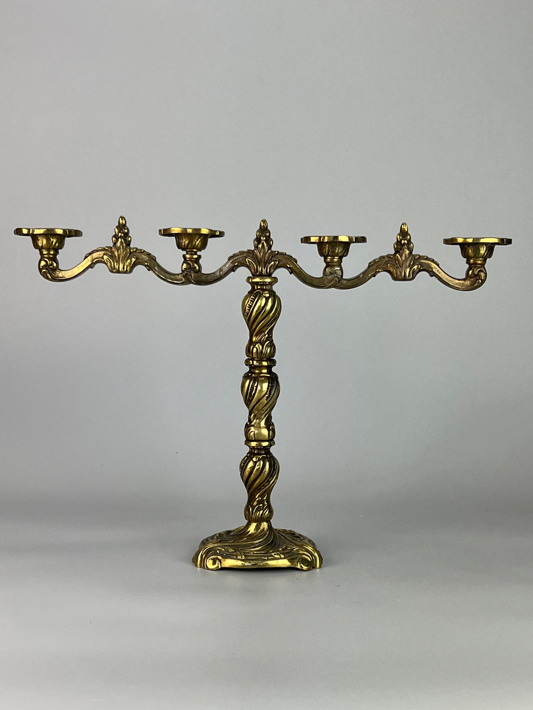 Candelabro ottone quattro fiamme stile barocco